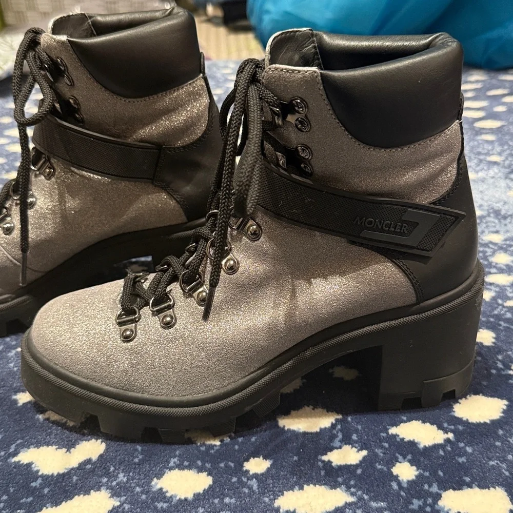 Moncler Carol Shimmery Heeled Hiking Boots. Size 38 - Picture 4 of 7